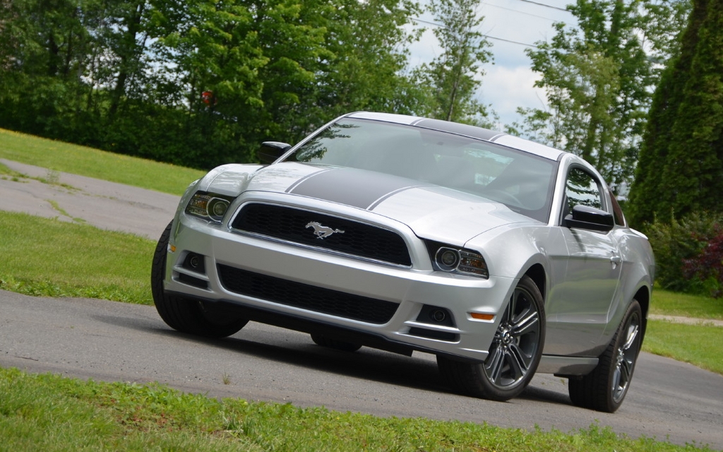 Ford Mustang V6: a real looker.