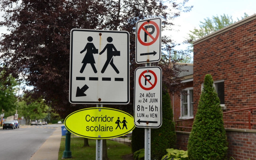 Il faut respecter les corridors scolaires et les traverses pour piétons.