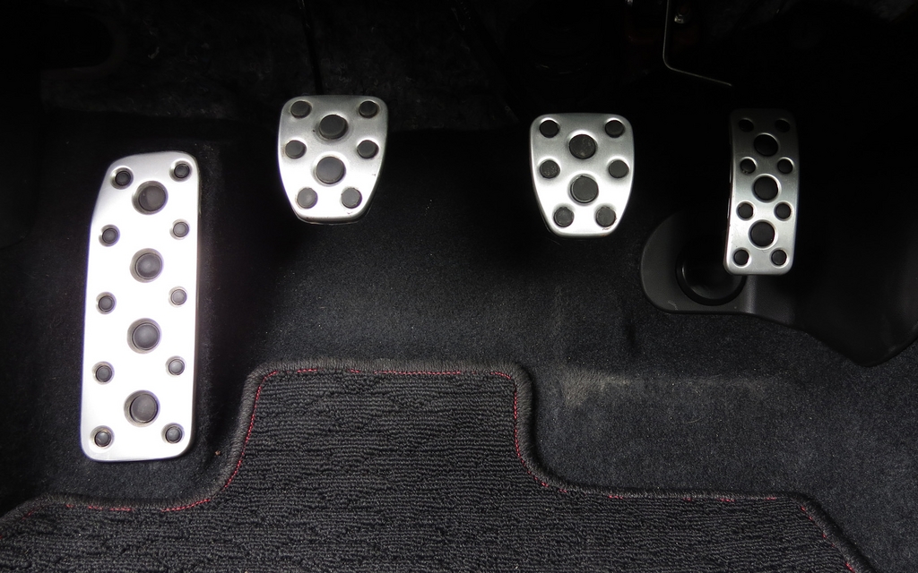 Le pédalier d'aluminium impeccable que partagent BRZ et FR-S