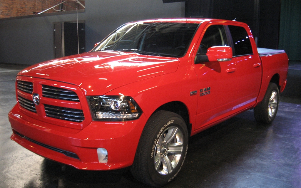 RAM 1500: Redesigned grille and headlights (photo: Sport).