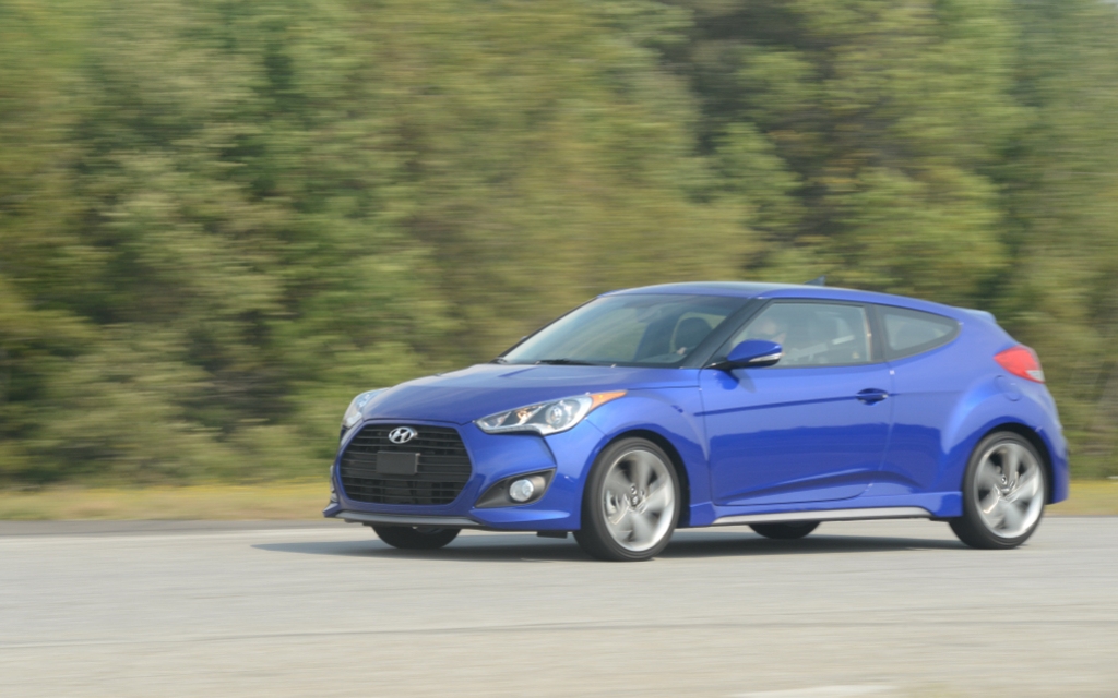 La Veloster Turbo se débrouille pas mal sur la piste.