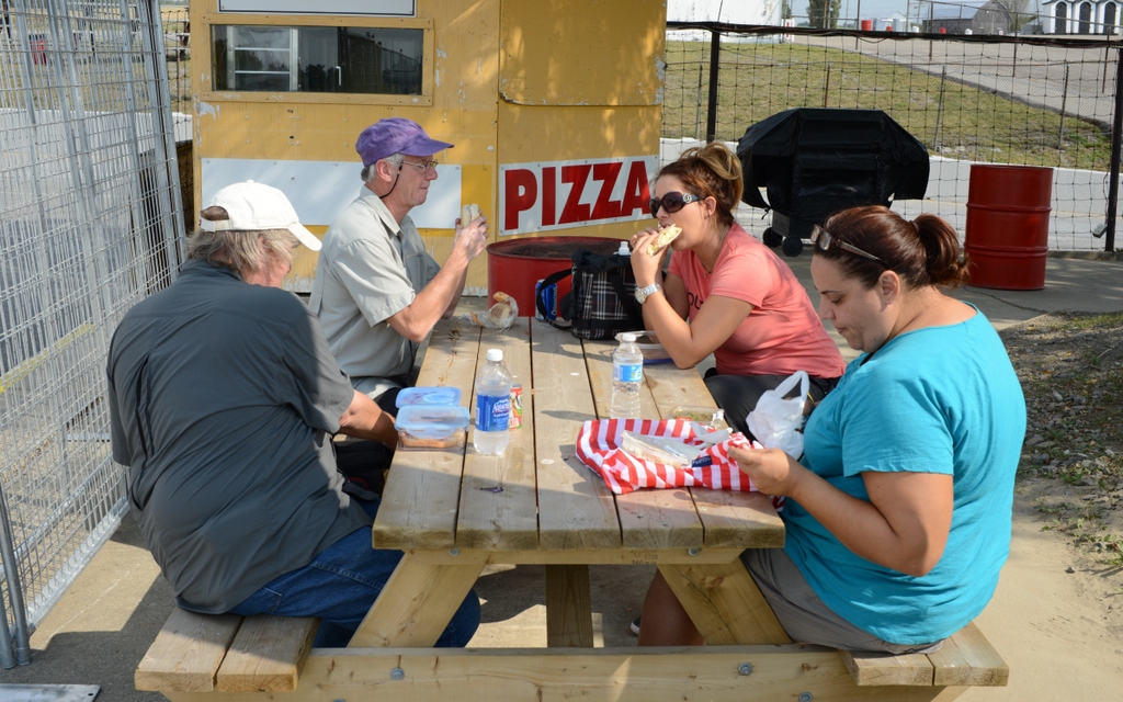 Le pique-nique: une excellente façon  pour ne pas perdre de temps.