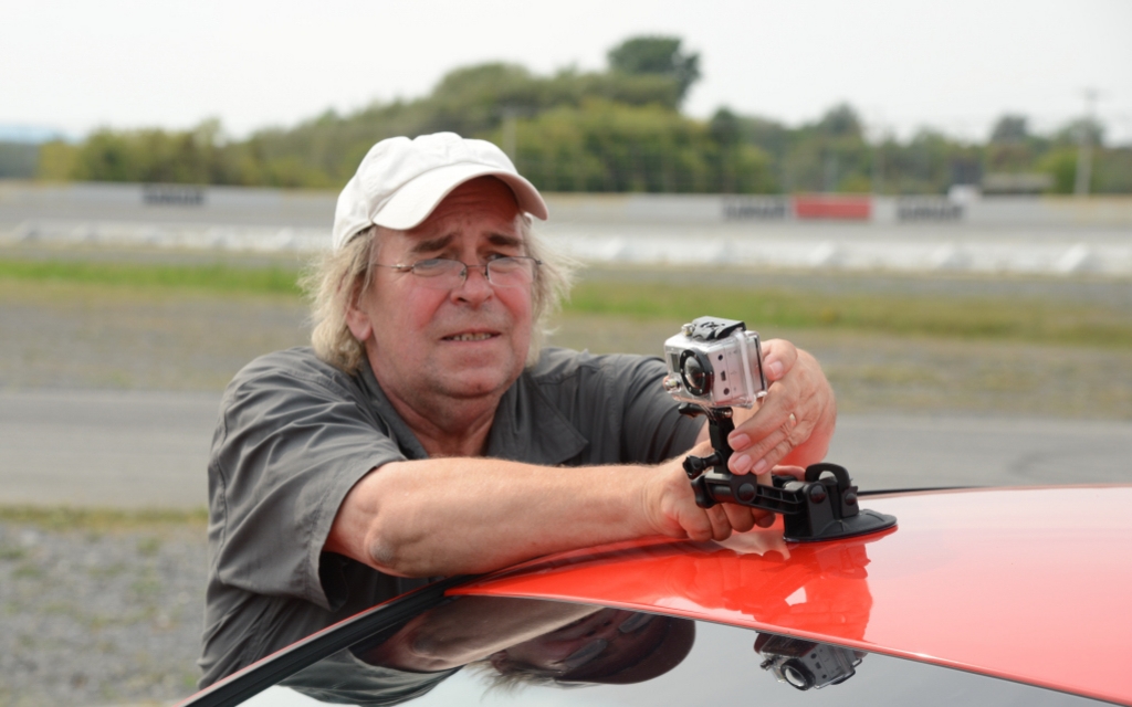 Une autre caméra est fixée sur le toit.