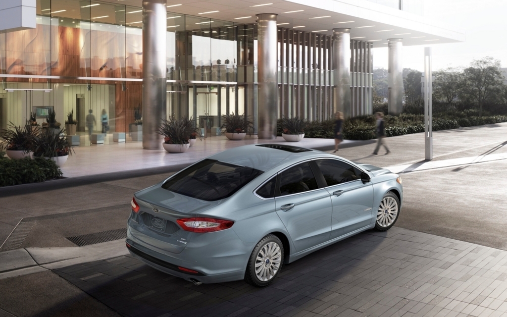 Ford Fusion hybride 2013