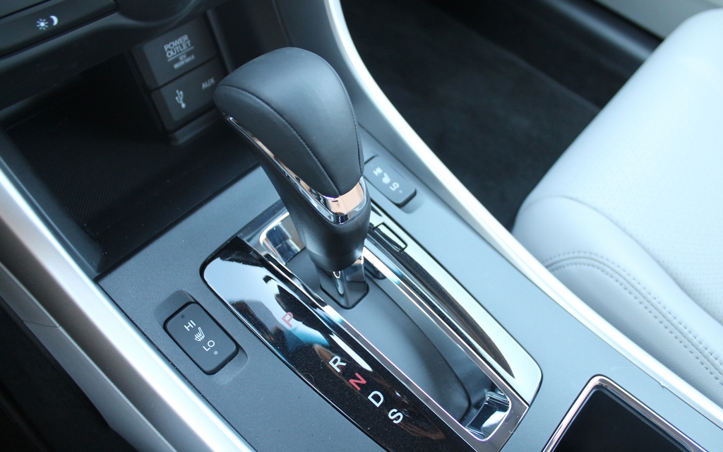 The six-speed automatic transmission has a Sport mode but no manual mode.