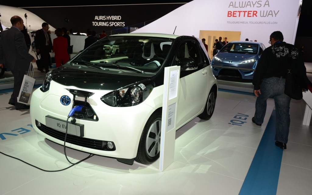 La Toyota iQ est mieux adatée à une motorisation électrique.