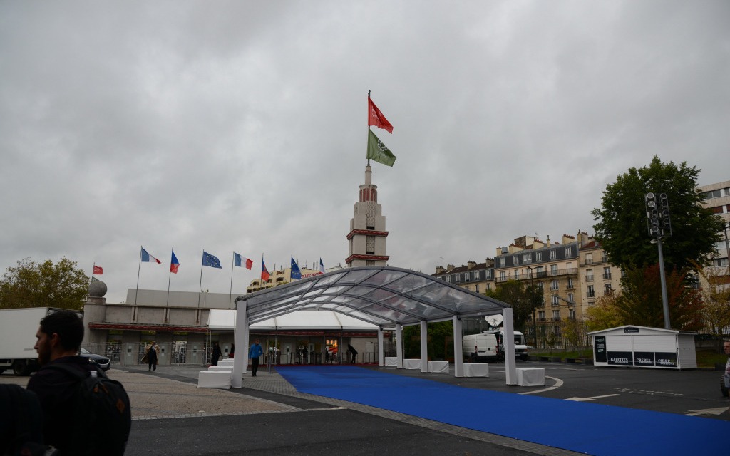 L'entrée principale par un jour de pluie.