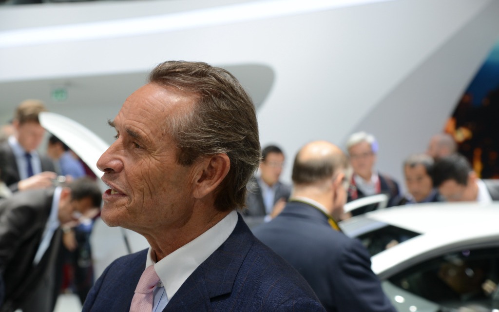 Le légendaire Jacky Ickx au stand Audi.