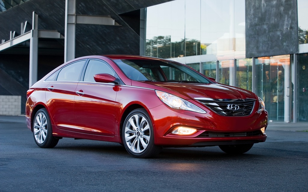 Hyundai Sonata (Full-size)