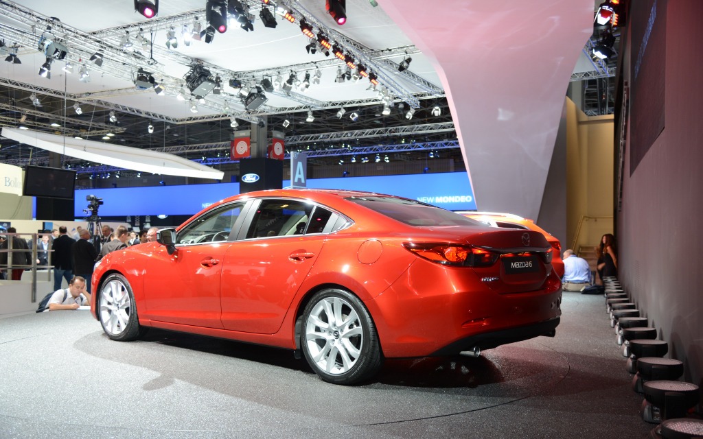 The trunk of the Mazda6 is raised in order to improve aerodynamics.