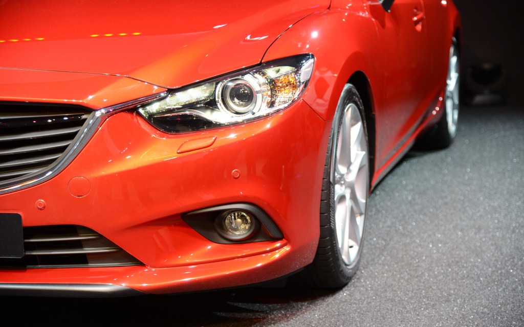 The fenders nicely define the Mazda6's lines.