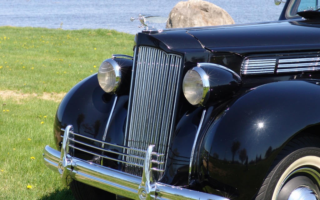 La partie avant est identique à celle des autres Packard 1939
