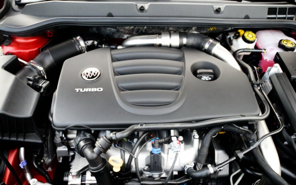 Ce moteur 2,0 litres turbo à injection directe produit 250 chevaux.