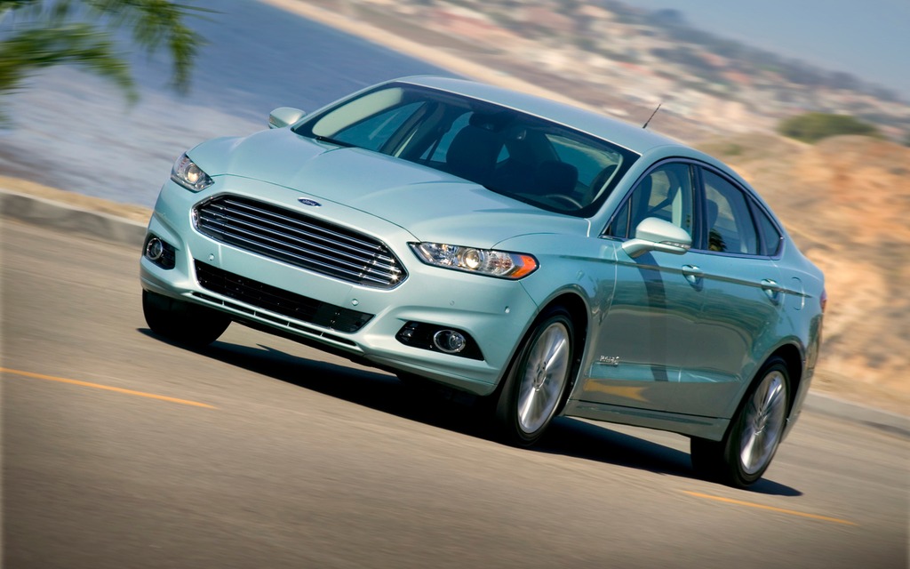 Ford Fusion hybride (meilleure voiture familiale de plus de 30 000 $)