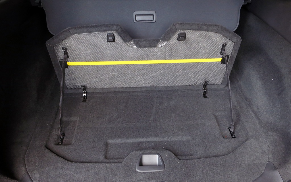 The grocery bag holder is located in the XC60’s cargo hold.