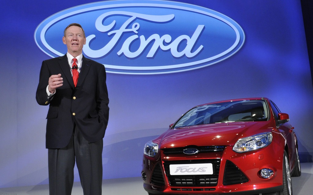 Ford CEO Alan Mulally to stay through 2014; Americas President Fields