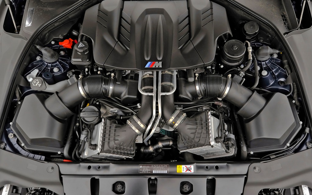 Moteur V8 des BMW M6 2013