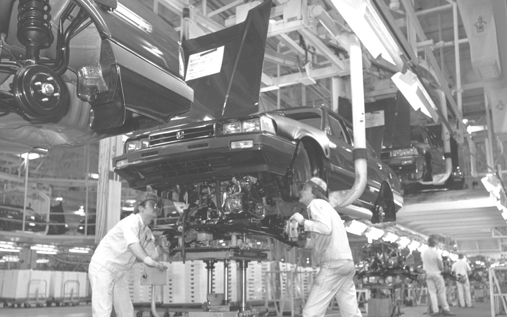 1982: une nouvella Honda Accord qui reçoit sa partie mécanique