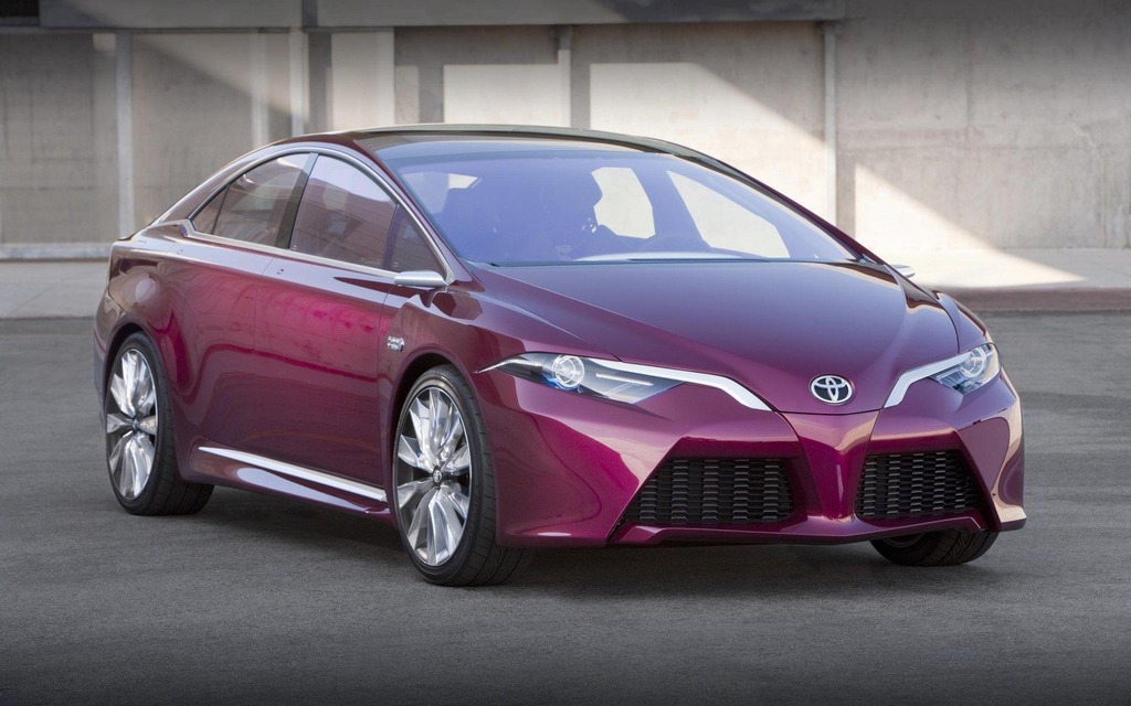 Toyota NS4 Advanced Plug-in-Hybrid Concept
