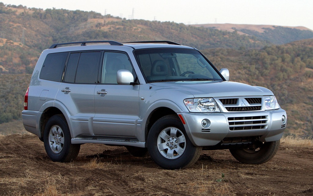 2004 Mitsubishi Montero