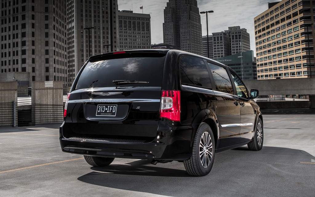 Chrysler Town&Country S 2013