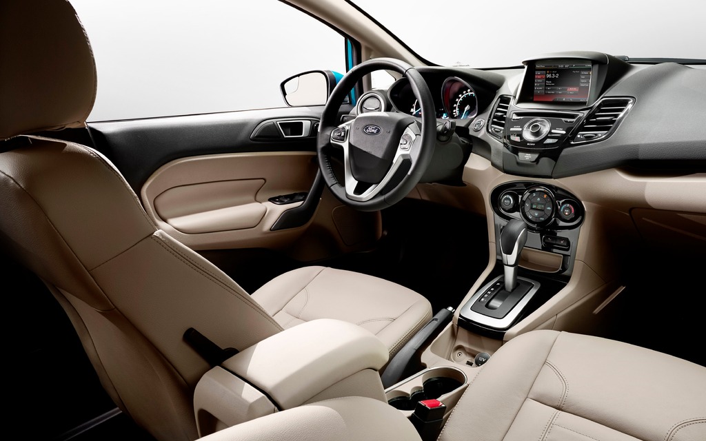 Ford Fiesta 2014: sièges et volant en cuir sur modèles haut de gamme