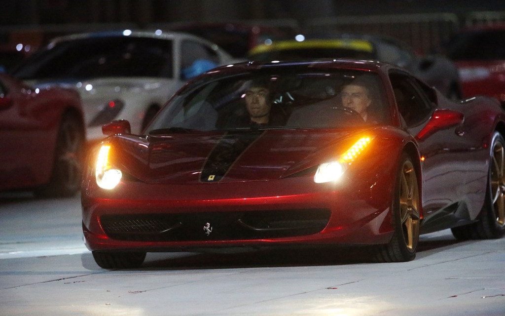 Luca di Montezemolo au volant d’une rutilante 458 Italia. 