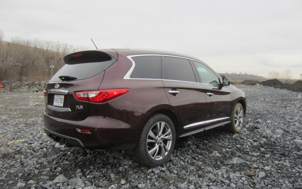 2013 Infiniti JX.