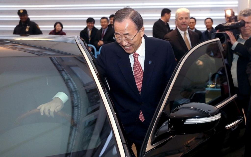 Ban-Ki-moon prend livraison de sa limousine blindée