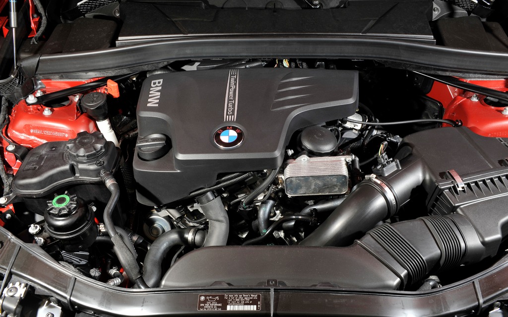 2- 2,0 L  N20 4L  Turbocharged DOHC (BMW 328i)