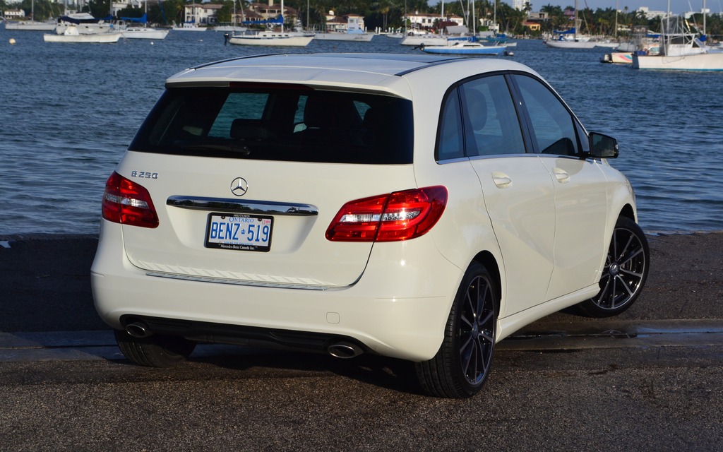 In fact, seen from the rear, many liken it to the R-Class. 