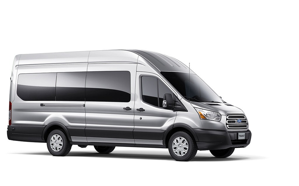 Transit Van: version à empattement long et caisse haute vitrée