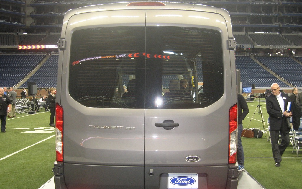 Transit Van: modèle intermédiaire à caisse haute