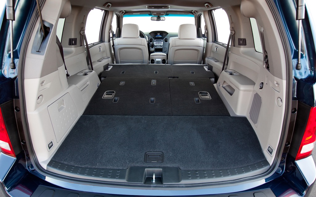  When all the seatbacks are lowered, it has a 2,464-litre cargo capacity.