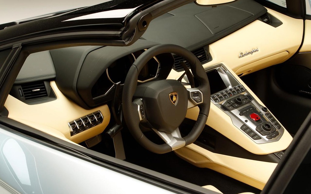 Lamborghini Aventador Roadster