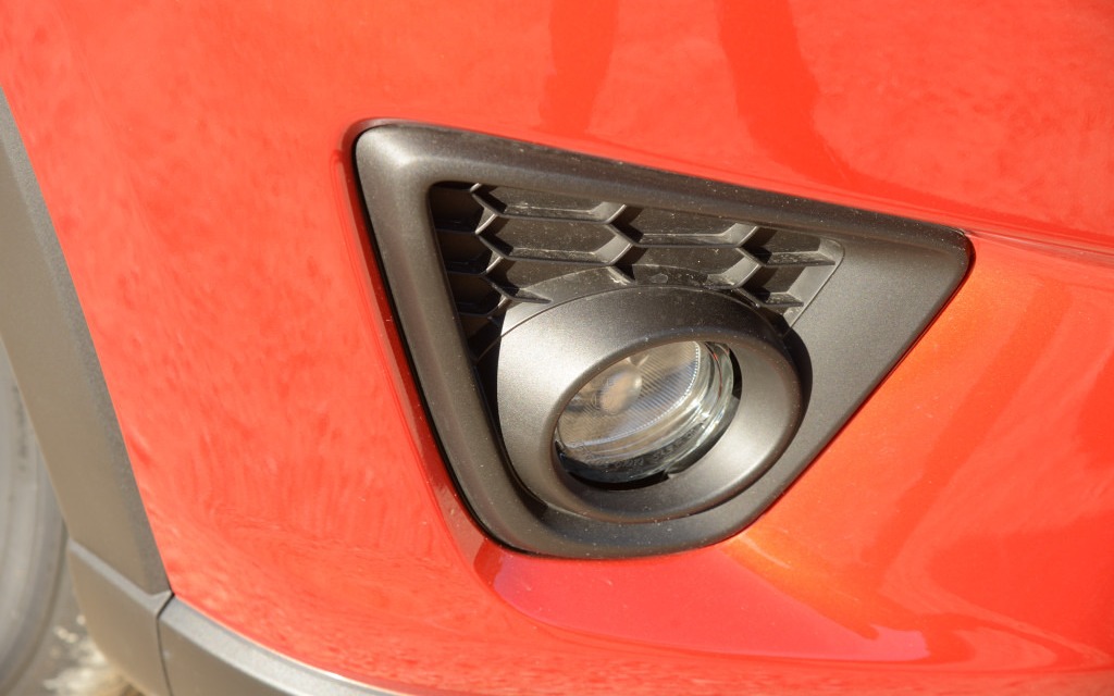 Comme sur la Mazda6, les phares antbrouillards ont leur propre réceptacle.