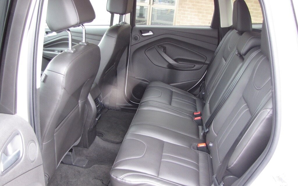 Une ceinture diagonale pour le siège central arrière sera obligatoire -  Guide Auto