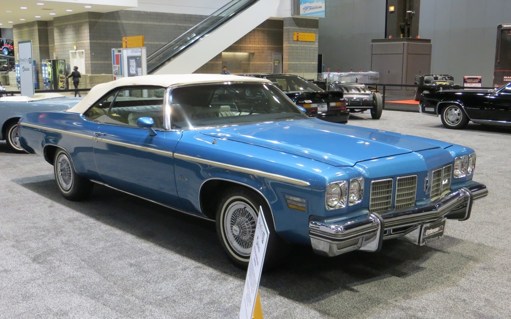 Salon de Chicago: Oldsmobile Delta 88 Royale 1975