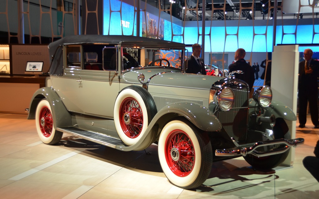 Salon de Los Angeles: Lincoln Convertible Coupe 1929 carrossé par Dietrich