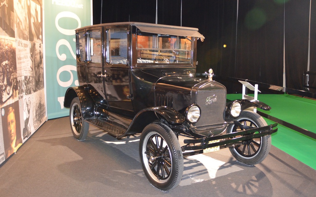 Salon de Montréal: Ford Model T Sedan 4 portes 1924