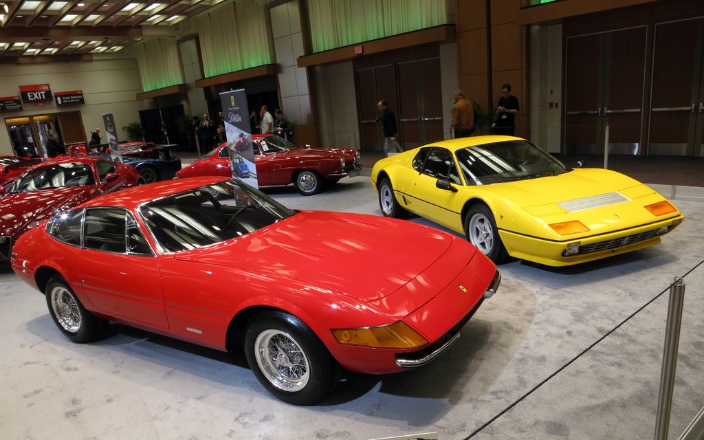 Salon de Toronto: Ferrari 365 GTB4 Daytona en rouge et 512 BB en jaune