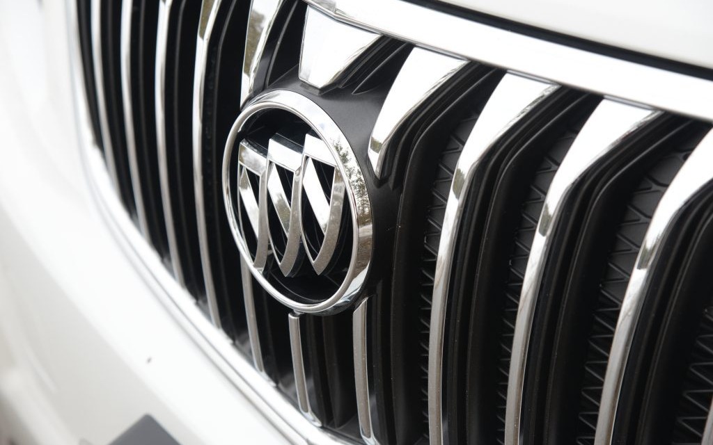  The front grille is very well integrated with the front section. 