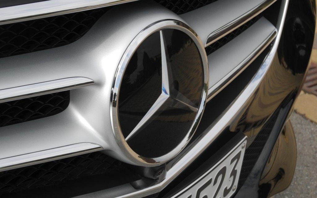 The rods in the Avant-garde’s front grille are edged with chrome. 