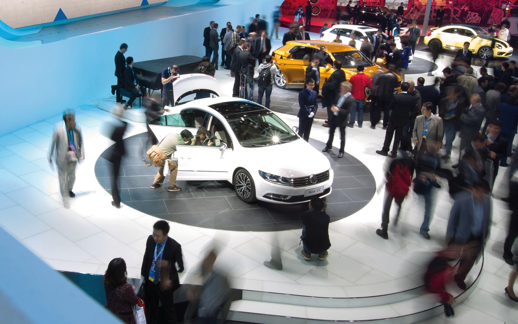 Le kiosque Volkwsagen au Salon de l'auto de Shanghai. 