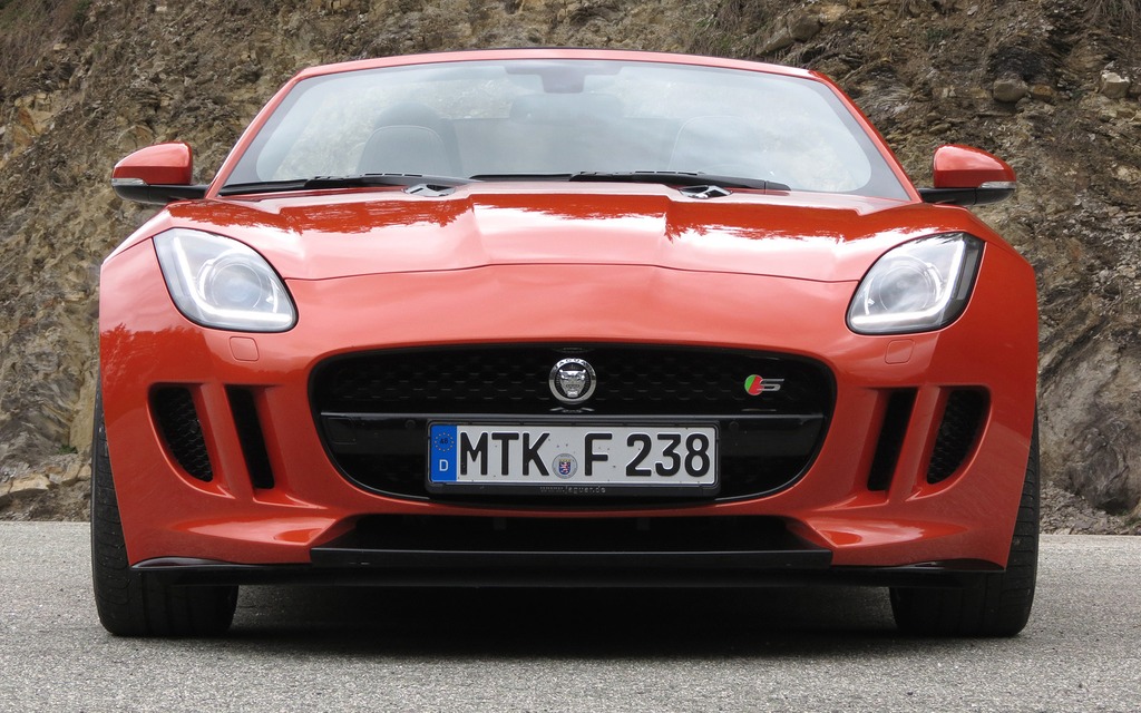 Jaguar F-Type V8 S 2014