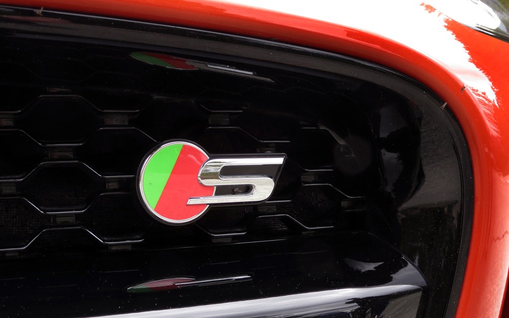 The emblem of the F-Type S models