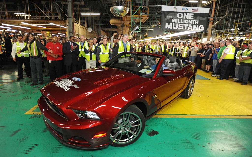 Millionième Ford Mustang assemblée à l'usine de Flat Rock