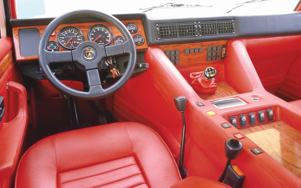 1986 Lamborghini LM 002