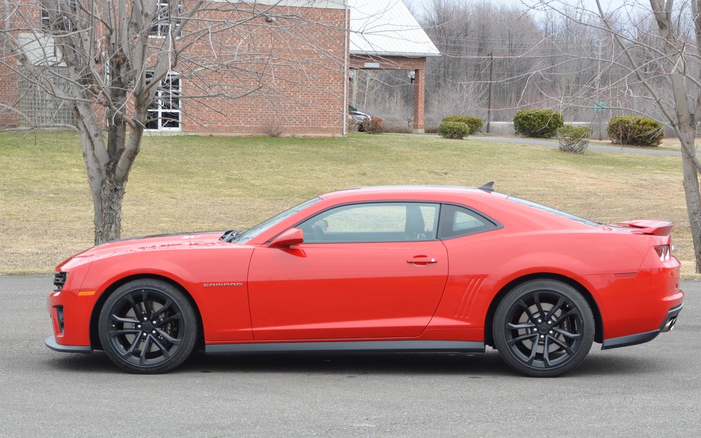 This car does the quarter-mile in 12.1 seconds at 192 km/h. Not too shabby.