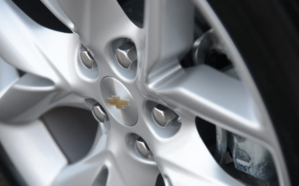 The 18-inch wheels come factory-standard. 